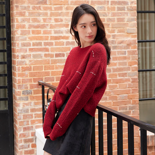 SOMSOM/索玛冬季新品珍珠装饰圆领温柔百搭休闲长袖针织衫毛衣