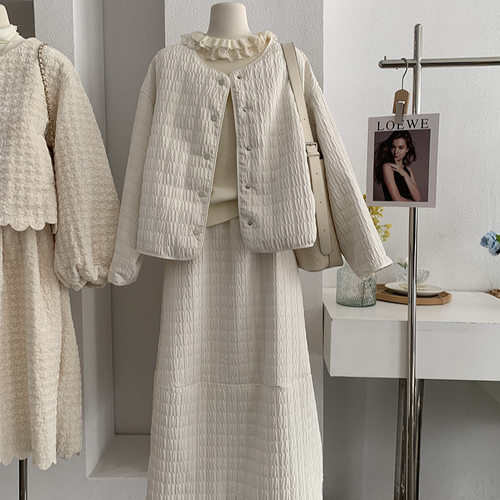 欧玛莱 圆领单排扣菱格羽绒服外套女+花苞棉半身裙两件套实拍5799