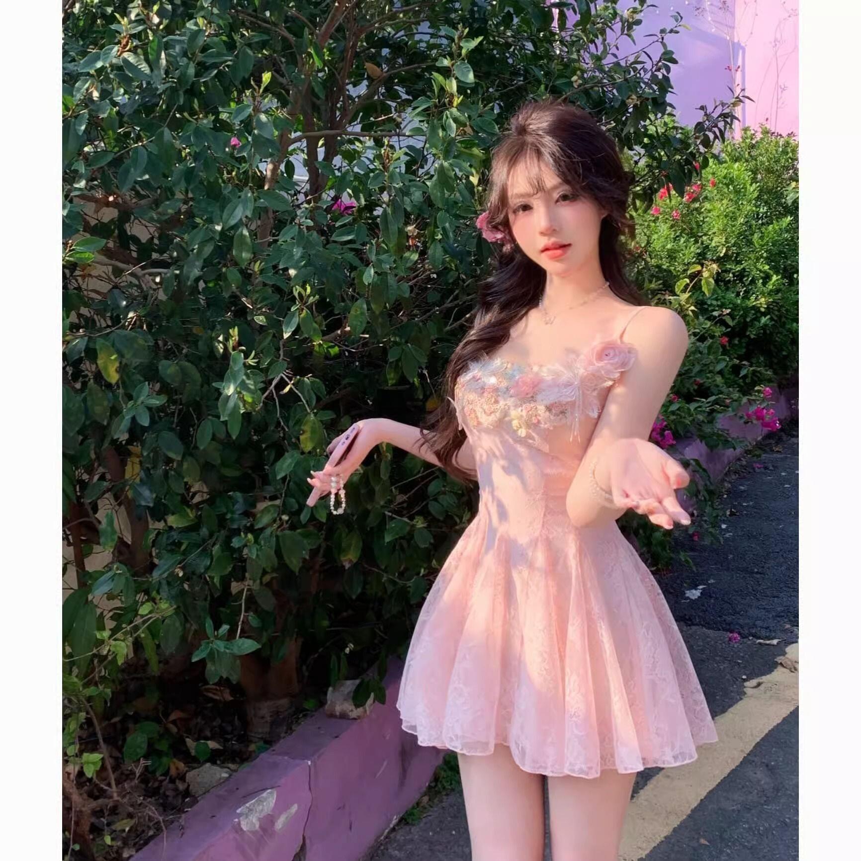 法式甜美纯欲立体花朵网纱吊带连连衣裙
