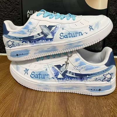 【定制球鞋】特步空军一号断裂时空手绘防滑耐磨低帮板鞋男款白蓝