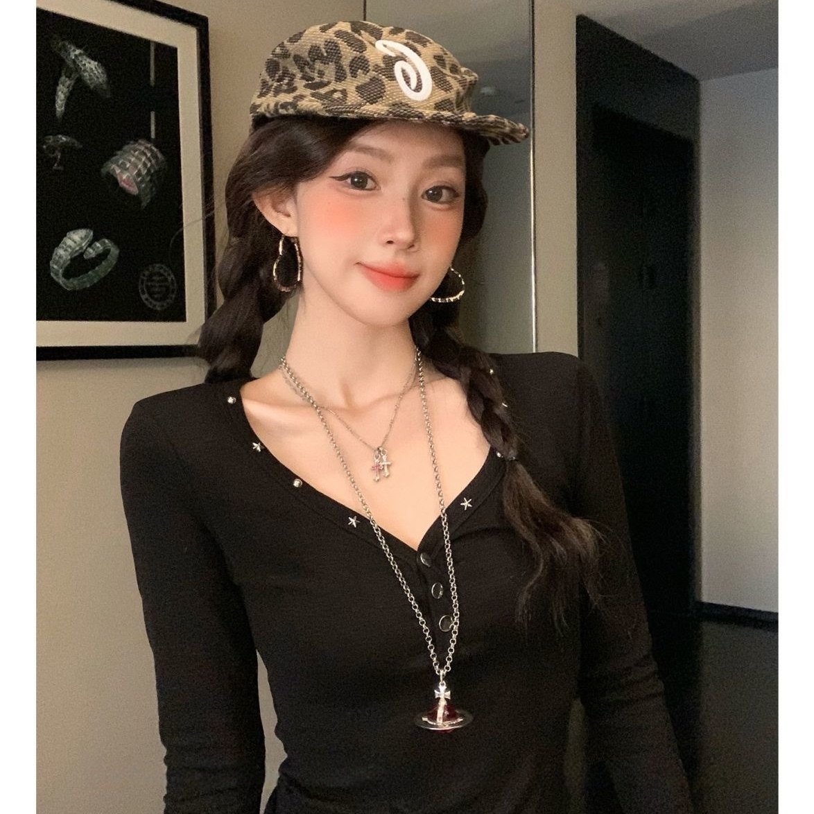 2026秋冬新款韩版时尚百搭V领星星铆钉抓毛长袖T恤女修身上衣女