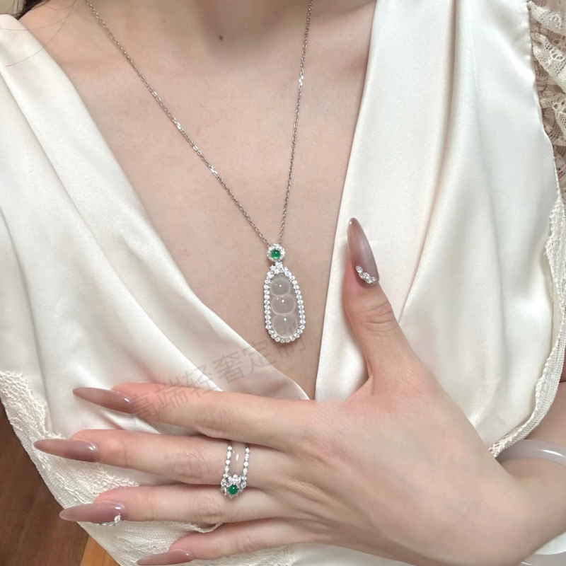925纯银不掉色高冰玻璃种福豆吊坠项链新中式绿顶珠玛瑙百搭潮女