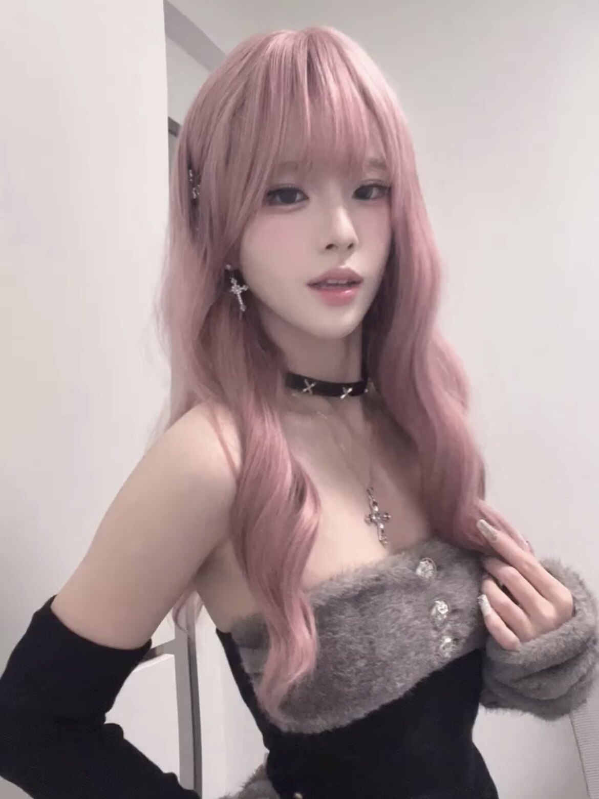 暗黑十字架choker项圈女小众高级感项链甜酷辣妹皮质颈链设计小众
