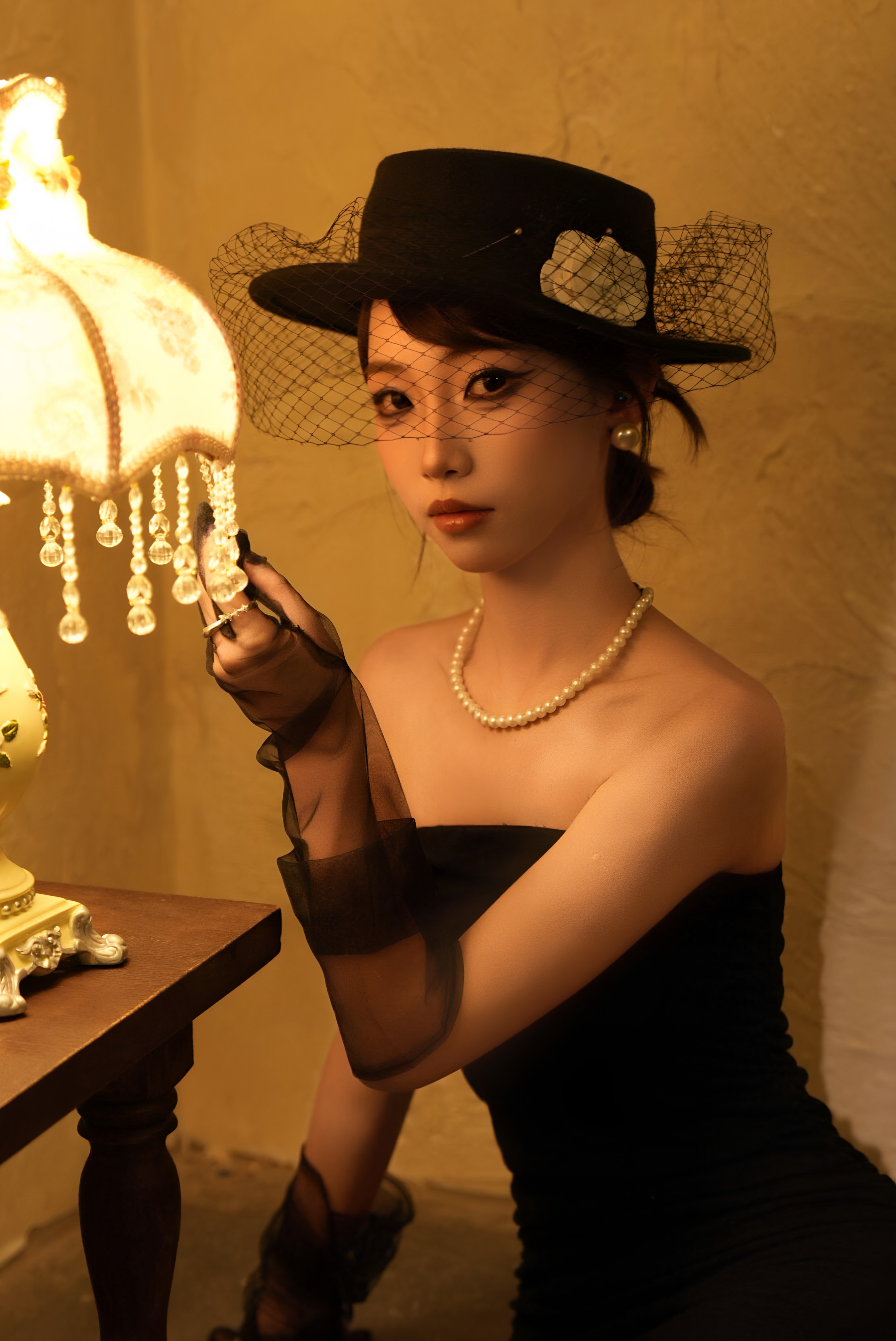 法式复古赫本风花朵遮脸网纱仿毛呢帽子女拍照摄影平顶礼帽秋冬天