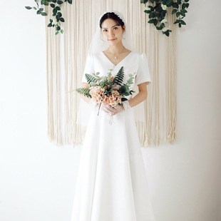 森系旅拍轻婚纱超仙新娘V领白色简约韩版 缎面气S质显瘦轻纱出门纱