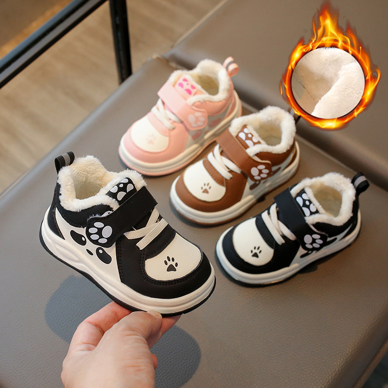 男女童保暖运动鞋车缝线