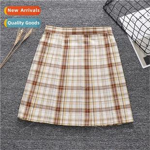 check whe unim pleated Brown skirt yellow