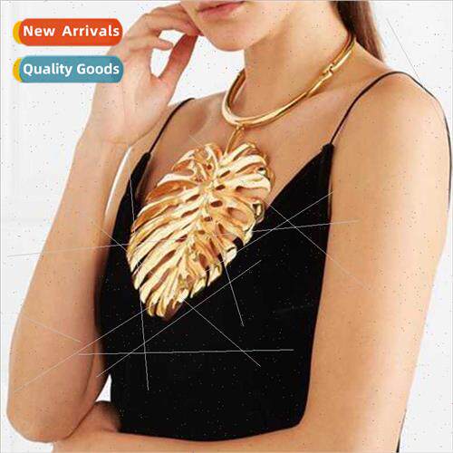 Europe punk overlapping gold necklace star big leaves collar