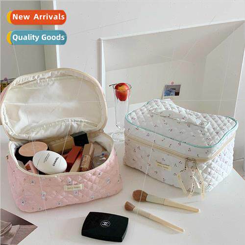Korea ins cute teenage makeup bag large capacy floral handhe