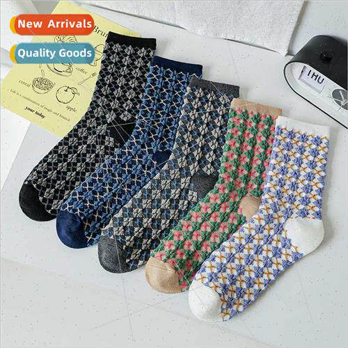 Korea new women socks embossed flowers mid-calf socks Dongda