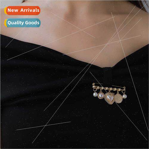 90 PEARL Pearl Peach Heart Brooch Women Europe Cuban Chain E
