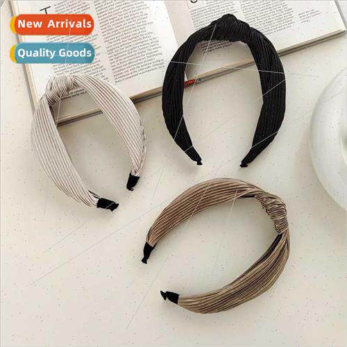 HK- Western- satin ruffles wide side middle knot temperament
