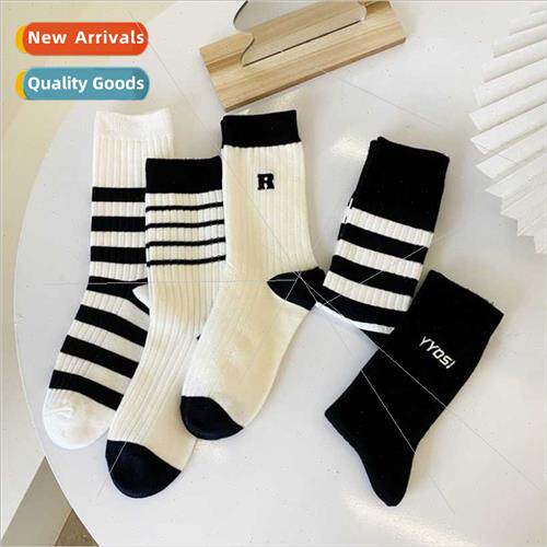 Japanese new black whe striped tide socks R letters cotton m