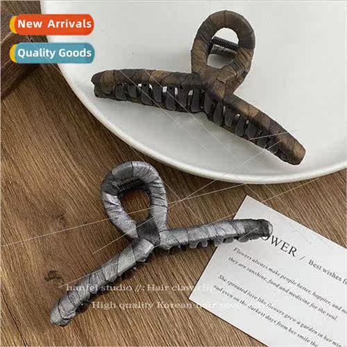 Melad Wind Grab Clip Oversized Shark Clip Female Back Brain