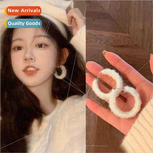 Autumn winter new plush C-shaped earrings female niche circl