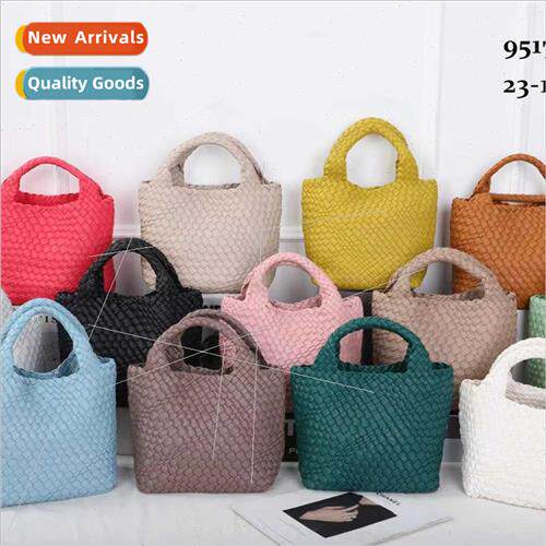 2023 new bag simple woven tote bag nd woven handbag casual f