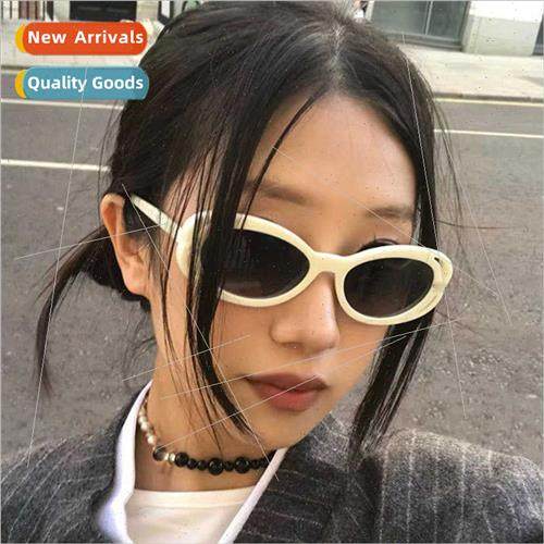 New oval frame hollowed camellia retro cat eye nd fashion su