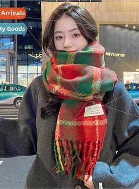 New Year Christmas atmosphere sense red scarf female retro r