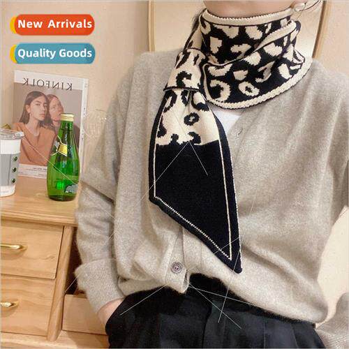 Small scarf female winter 2023 new versatile Korean cross ne