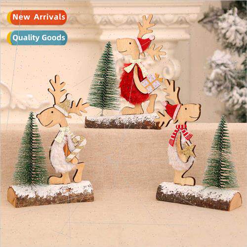 New wooden Christmas cedar e ornaments shopping mall window