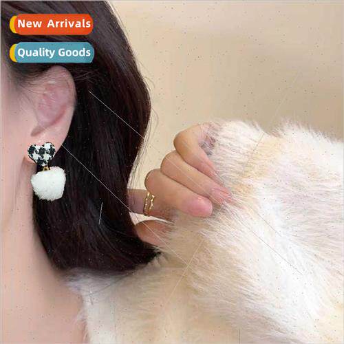 Autumn winter fluffy furry ball earrings female ins Korea bl