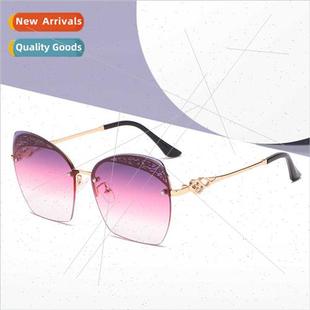diamond frame cut edge sunglasses Metal irregular patterned