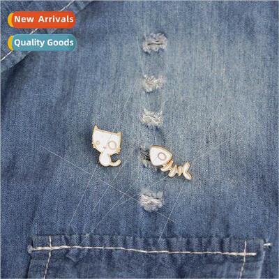 New Japanese cartoon brooch creative cute fish bone brooch f