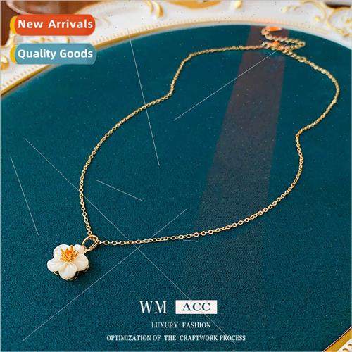 Electroplating micro-set flower necklace Fresh hundred match