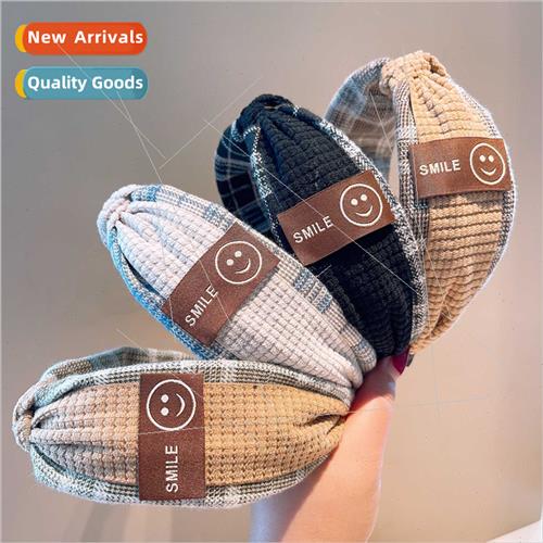 Korea early fall  retro plaid color blocking smiley face wid