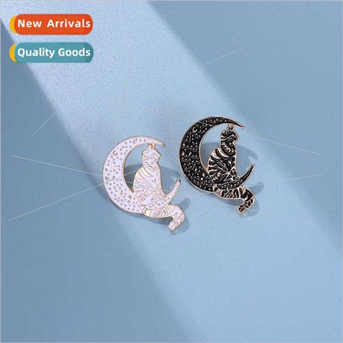 Cartoon sting on moon cat shape metal lacquer badge clothes
