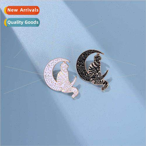 Cartoon sting on moon cat shape metal lacquer badge clothes