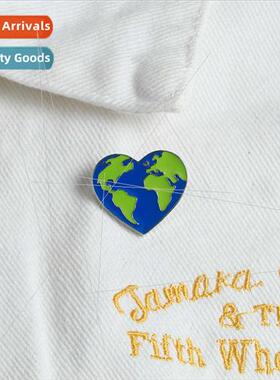 New Space Universe Series Pins Astronaut Cat Brooch Heart Gr