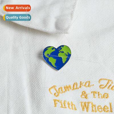 New Space Universe Series Pins Astronaut Cat Brooch Heart Gr