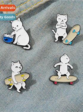 New cartoon cute ltle animal whe kten skateboarding modellin