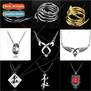 necklace Europe around bones orname film ring States Uned