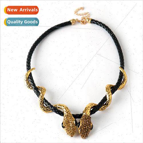 Personalized twisted diamond encrusted snake necklace ins ni