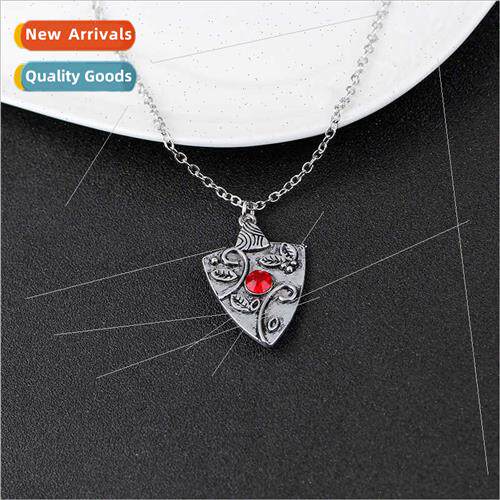 Europe Uned States fashion film   red diamonds vintage neckl