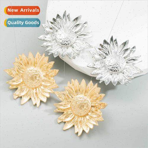 Ins wind Korean creative flower earrings alloy plating niche