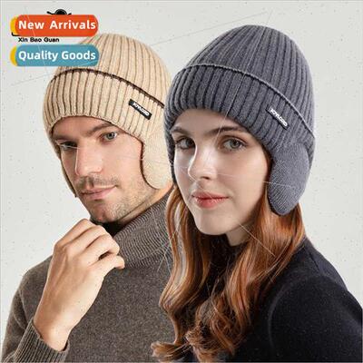 9950 winter thickened warm knted wool cap men women in Europ