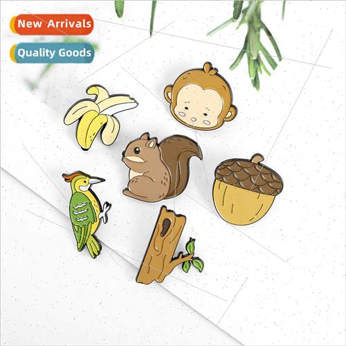 Model Creative cartoon squirrels woodpeckers bananas exquise