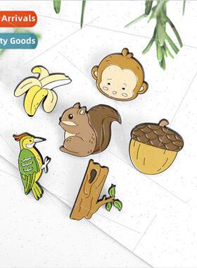Model Creative cartoon squirrels woodpeckers bananas exquise