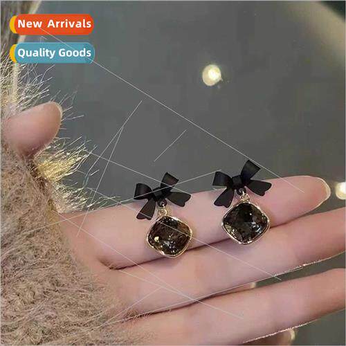2023 French retro black bow crystal earrings tide female ins