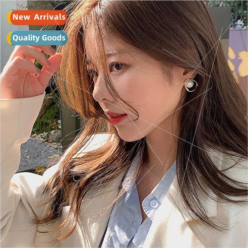 New tide earrings S925 silver needle oval twisted circle ear