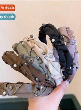 Oni classic versatile pleated bud rhinestone hairpin out age