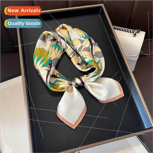 New versatile fashion printing silk scarf square scarf necke