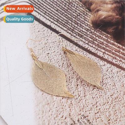 Europe creative new simple leaf earrings fashion leaf platin