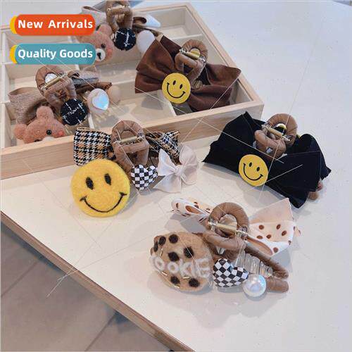 retro cartoon fall winter new wool felt smiley brown bear bo