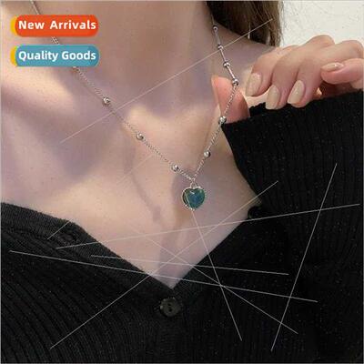 Korea temperature-sensive color-changing heart necklace fema