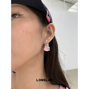 LONSLAN 2025ss可爱精致KT粉色珍珠耳钉百搭俏皮耳饰 ACC