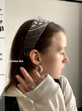 LONSLAN ACC 2024早春搭配 小众不规则纹路宽版树脂复古发箍